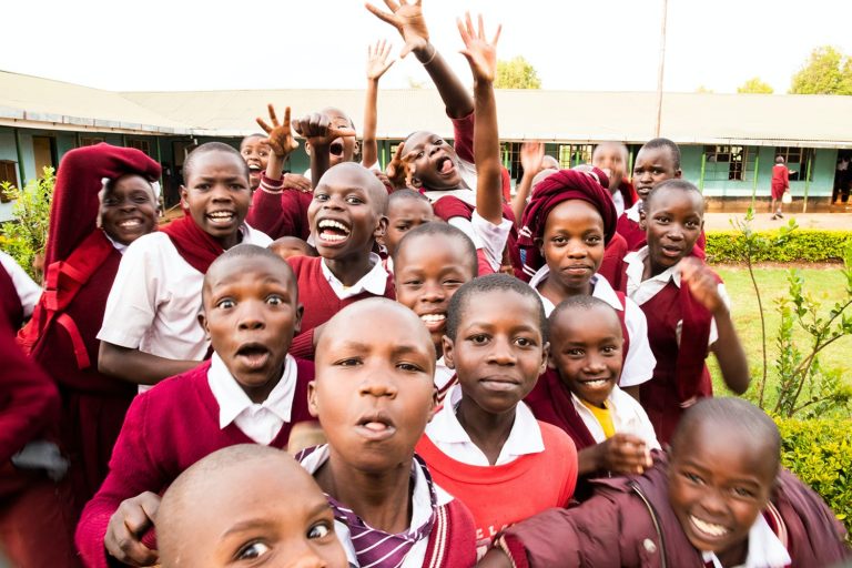 kenyan schrool children standing together