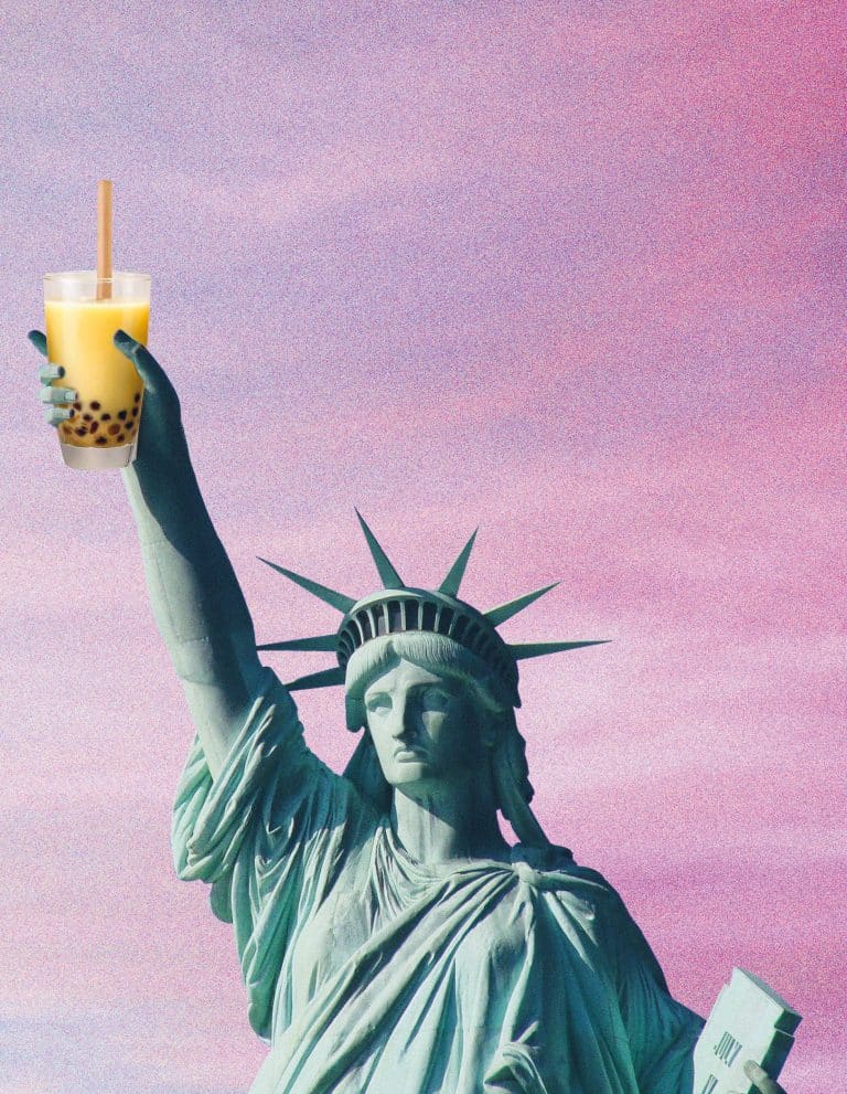 statue of liberty holding bubble tea